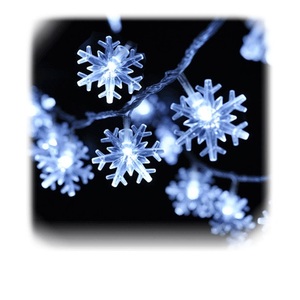 White 50 x LED Snowflake Decorative String Lights